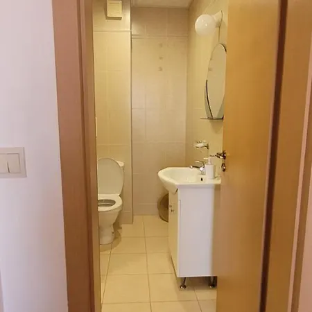 شقة чупови *